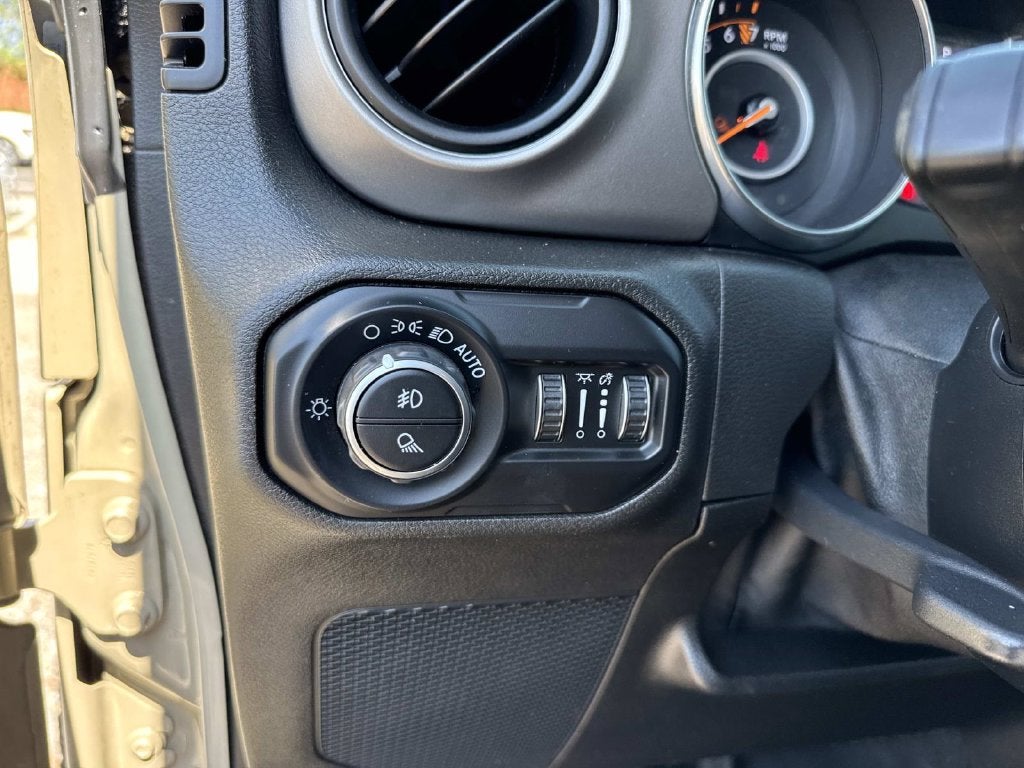 2020 Jeep Gladiator Sport
