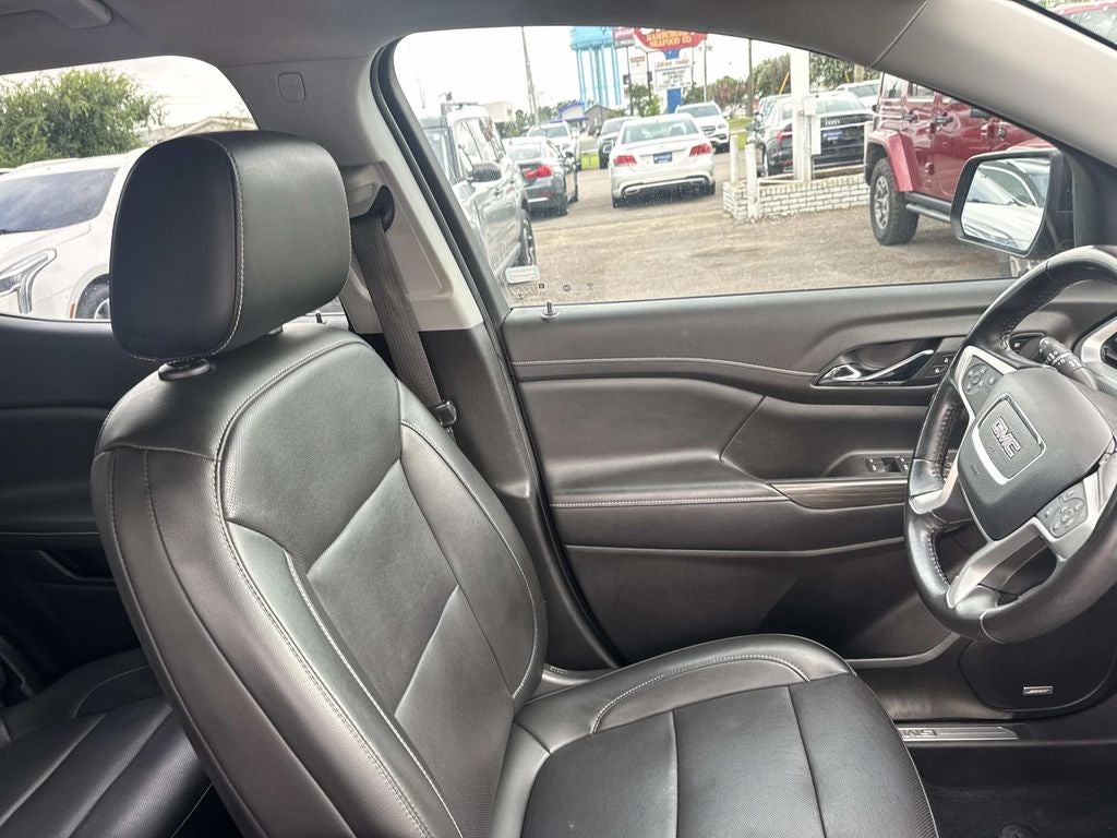 2021 GMC Acadia SLT