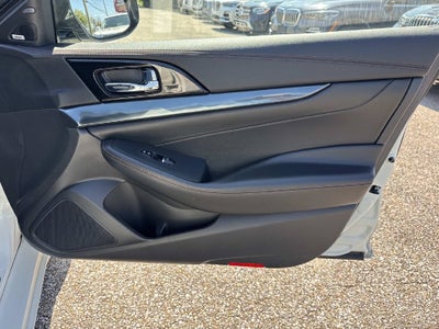 2020 Nissan Maxima SR