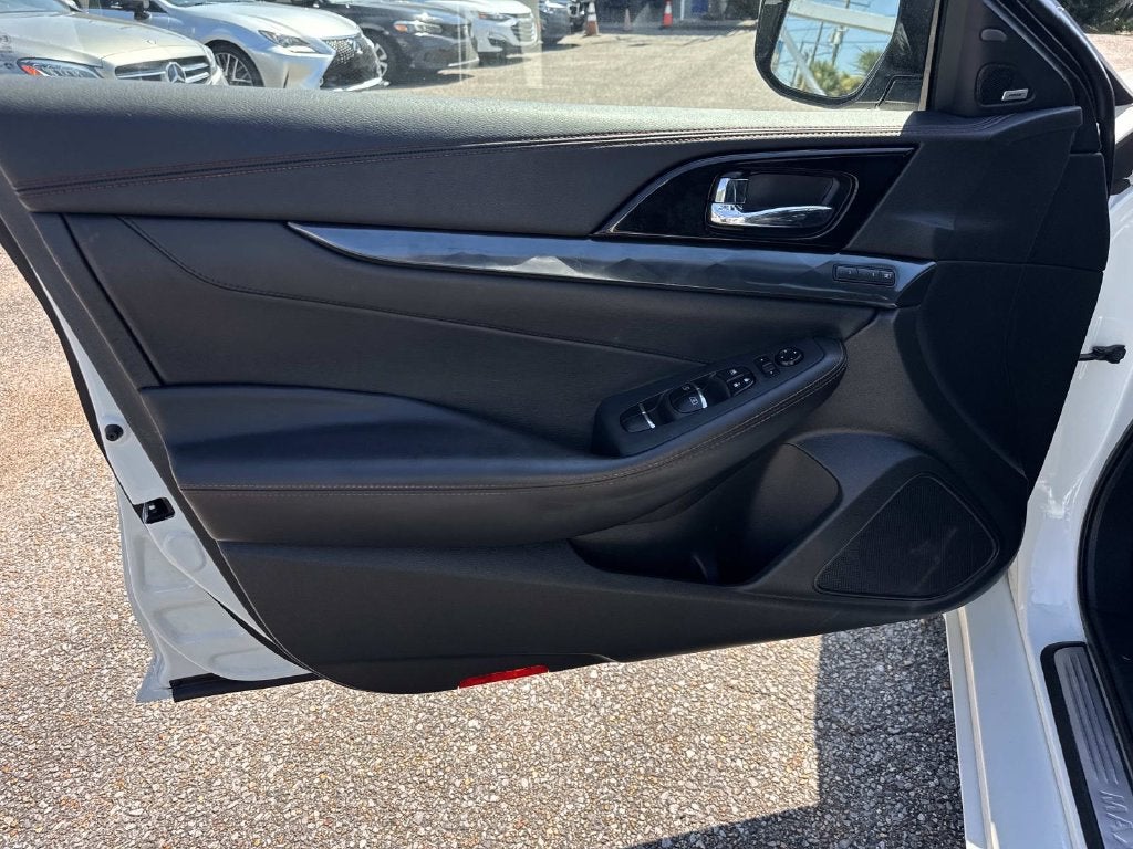 2020 Nissan Maxima SR