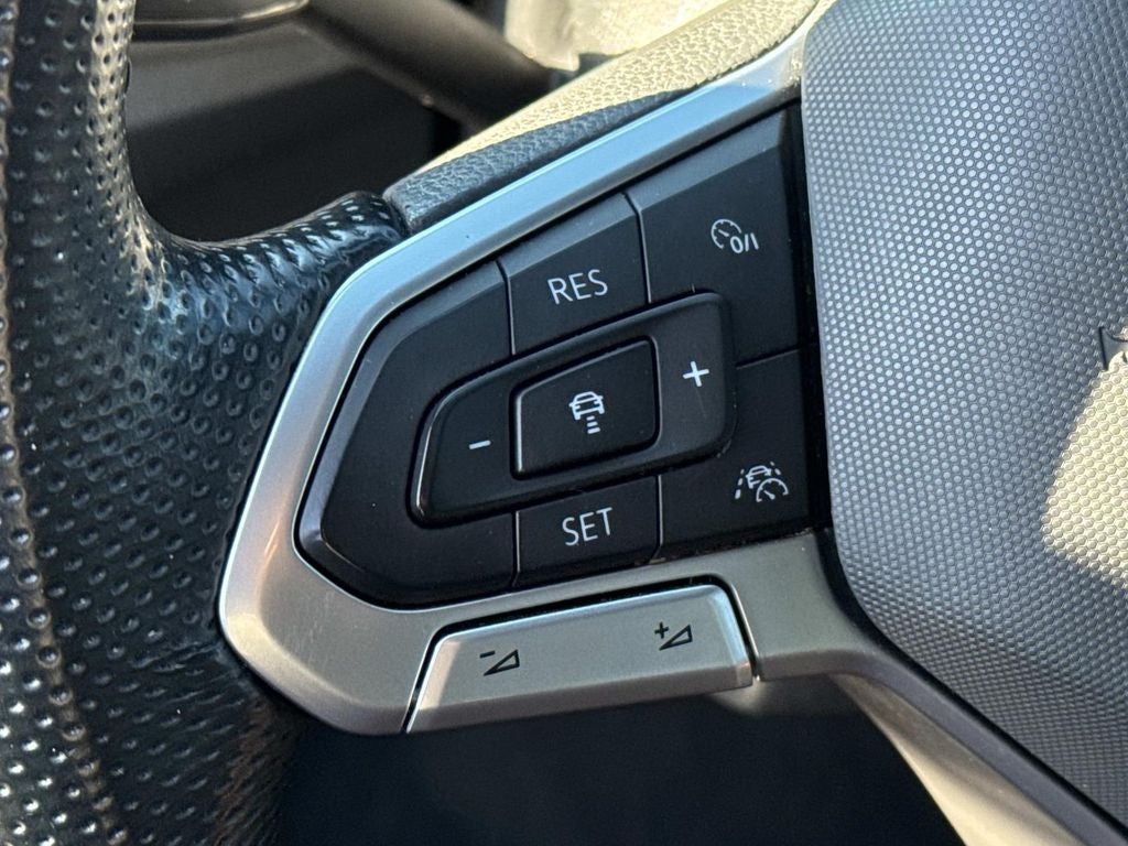 2021 Volkswagen Atlas Cross Sport 3.6L V6 SEL Premium R-Line