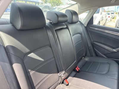 2020 Volkswagen Passat 2.0T R-Line