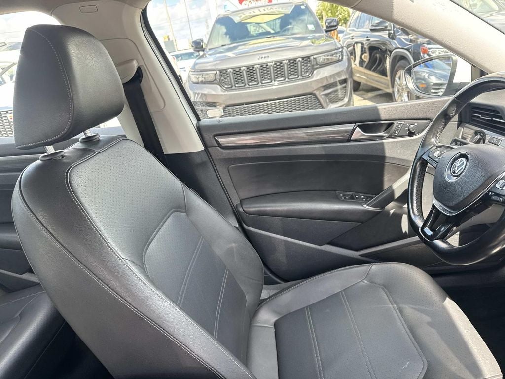 2020 Volkswagen Passat 2.0T R-Line