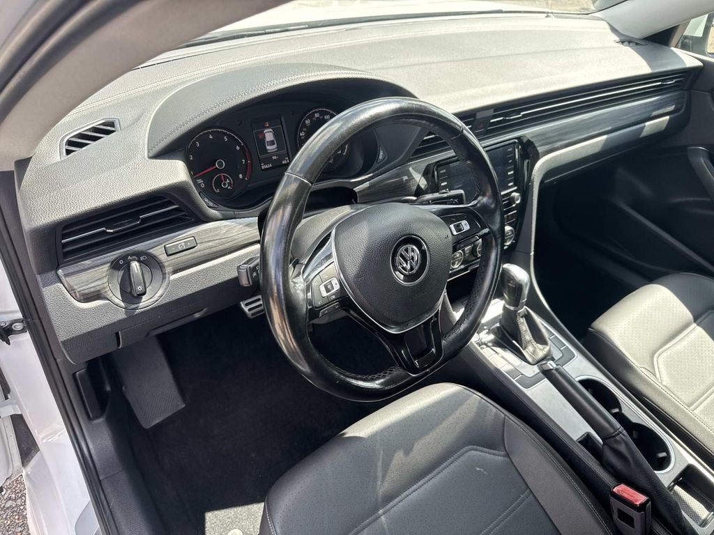 2020 Volkswagen Passat 2.0T R-Line