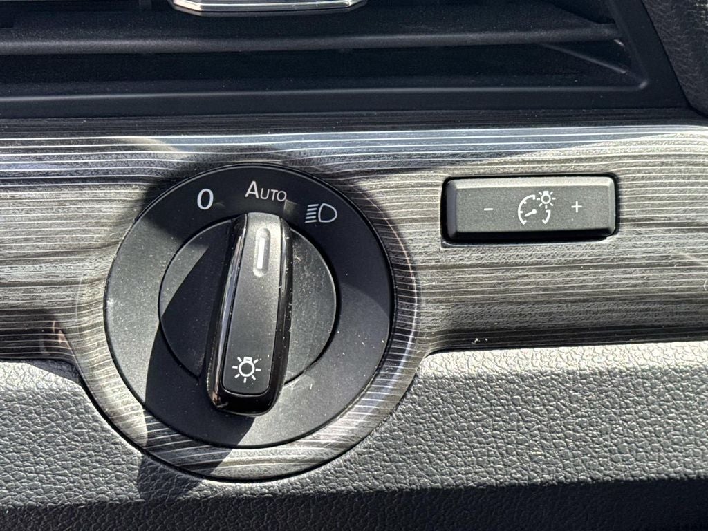 2020 Volkswagen Passat 2.0T R-Line