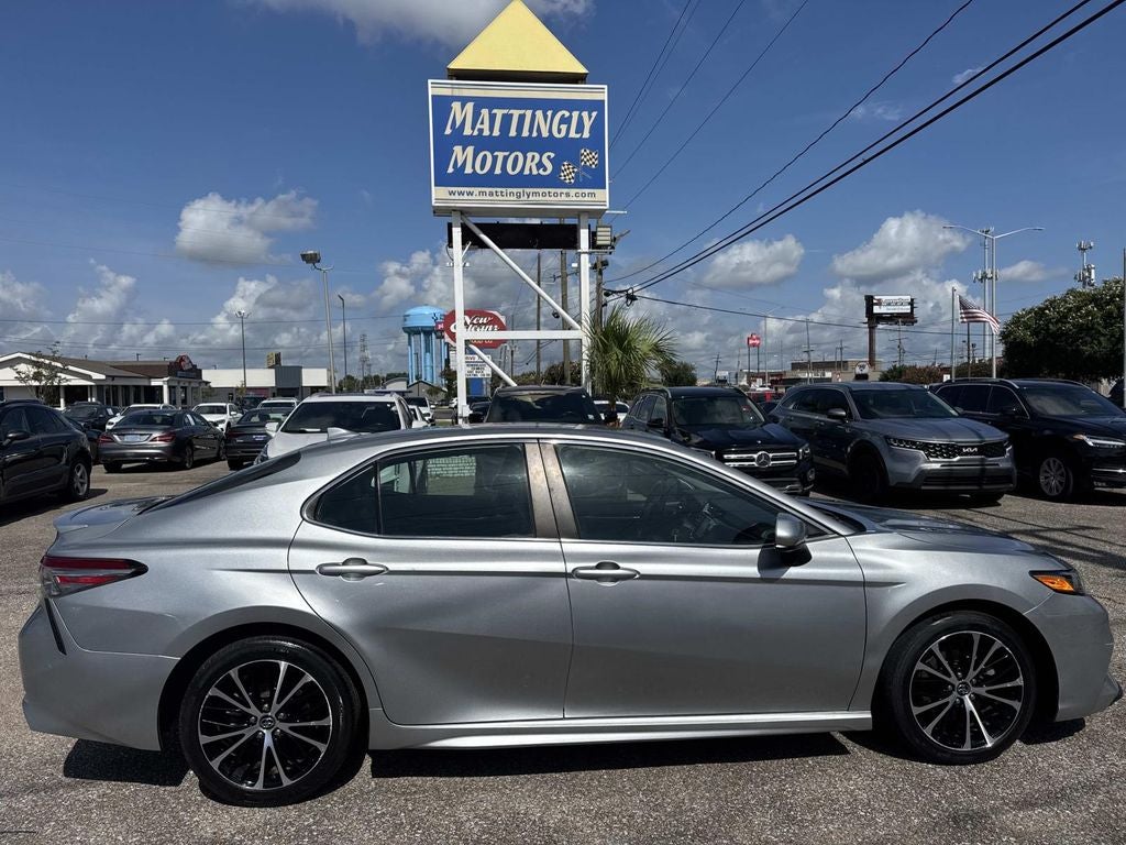 2019 Toyota Camry SE