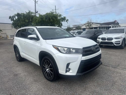2017 Toyota Highlander SE