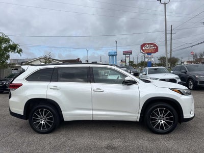 2017 Toyota Highlander SE