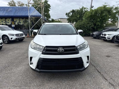 2017 Toyota Highlander SE