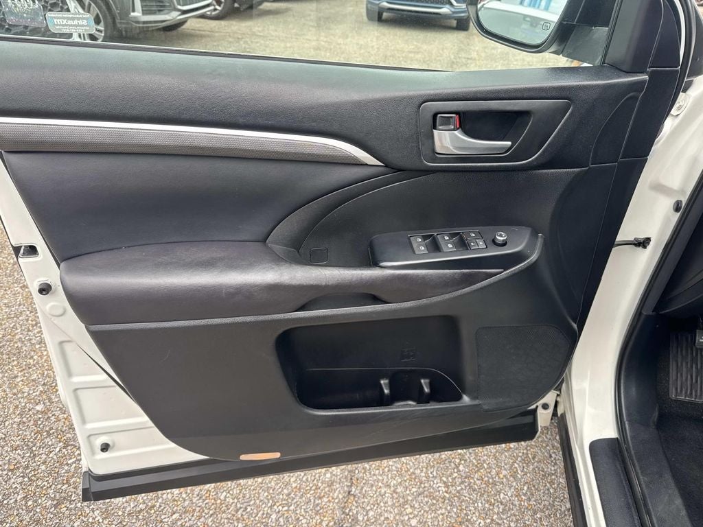 2017 Toyota Highlander SE