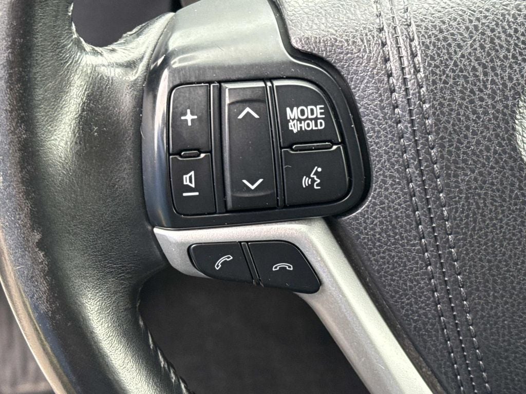 2017 Toyota Highlander SE