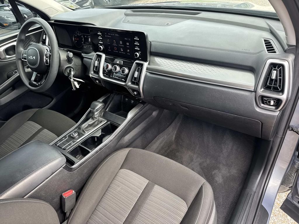 2023 Kia Sorento LX
