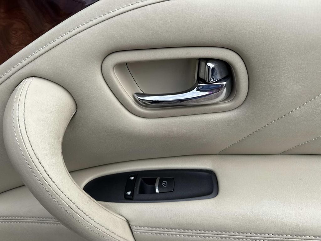 2017 INFINITI QX80 Base