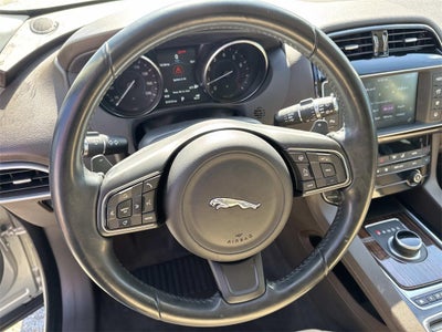 2017 Jaguar F-PACE 35t Prestige