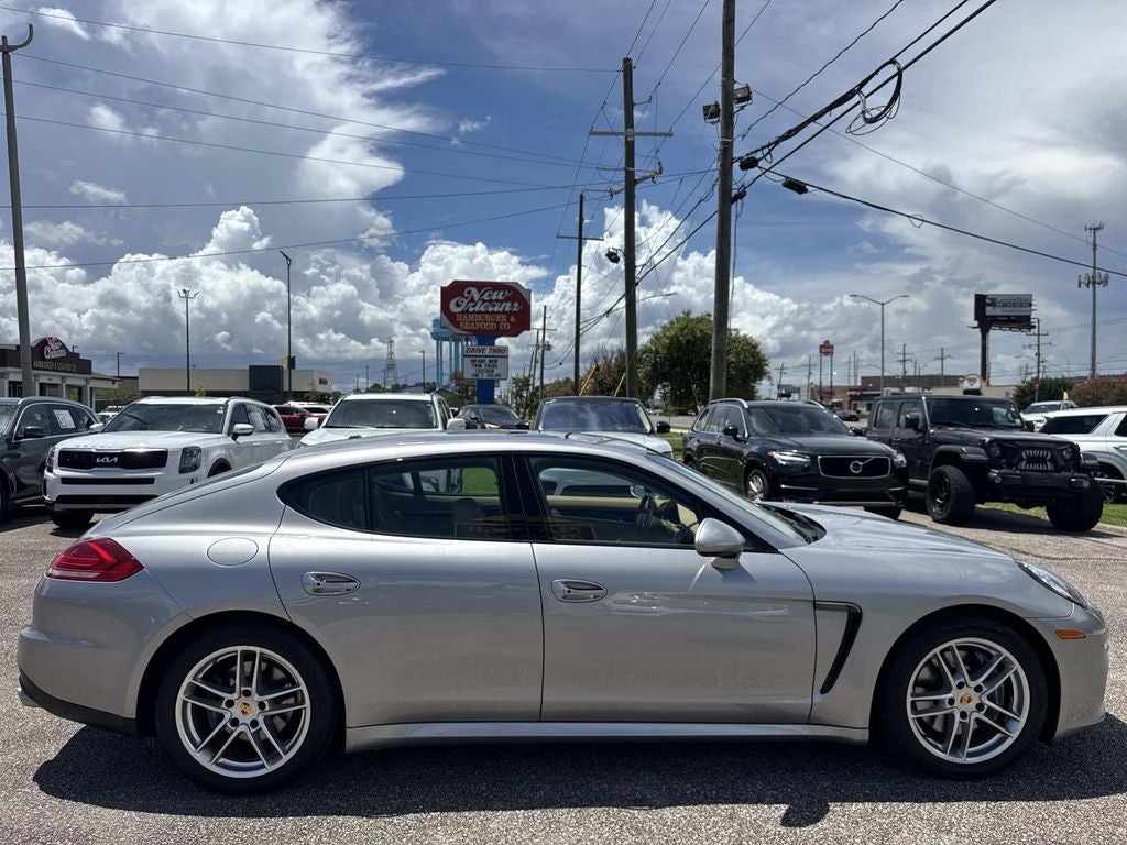 2016 Porsche Panamera 4 Edition