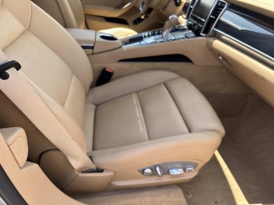 2016 Porsche Panamera 4 Edition