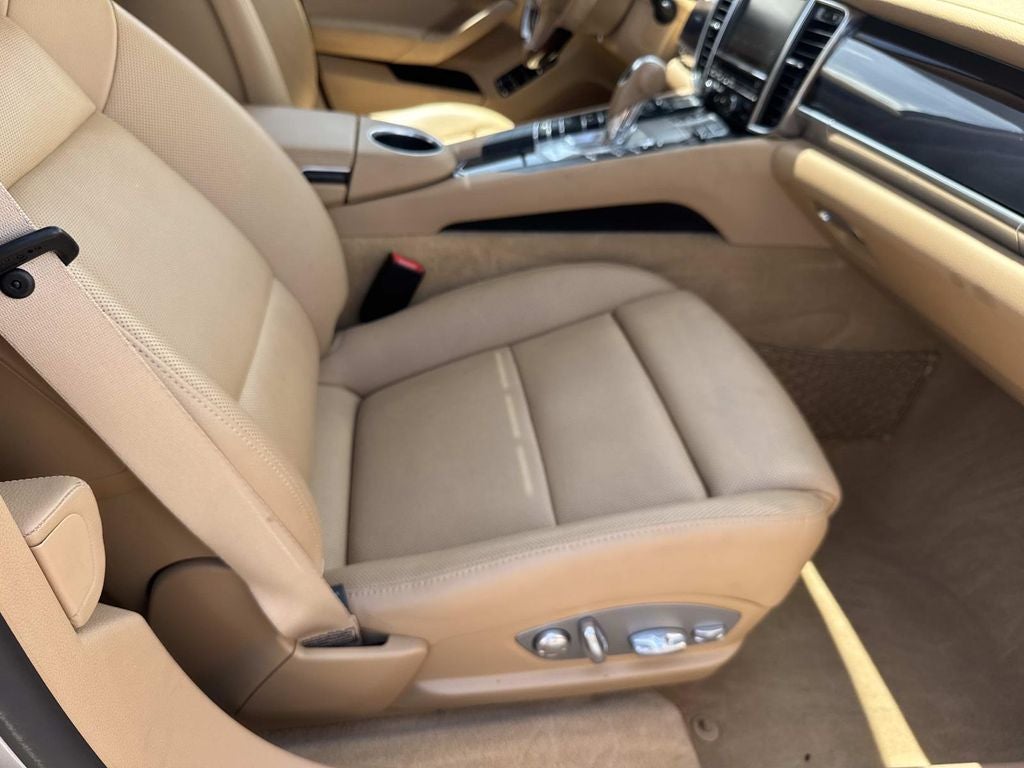 2016 Porsche Panamera 4 Edition