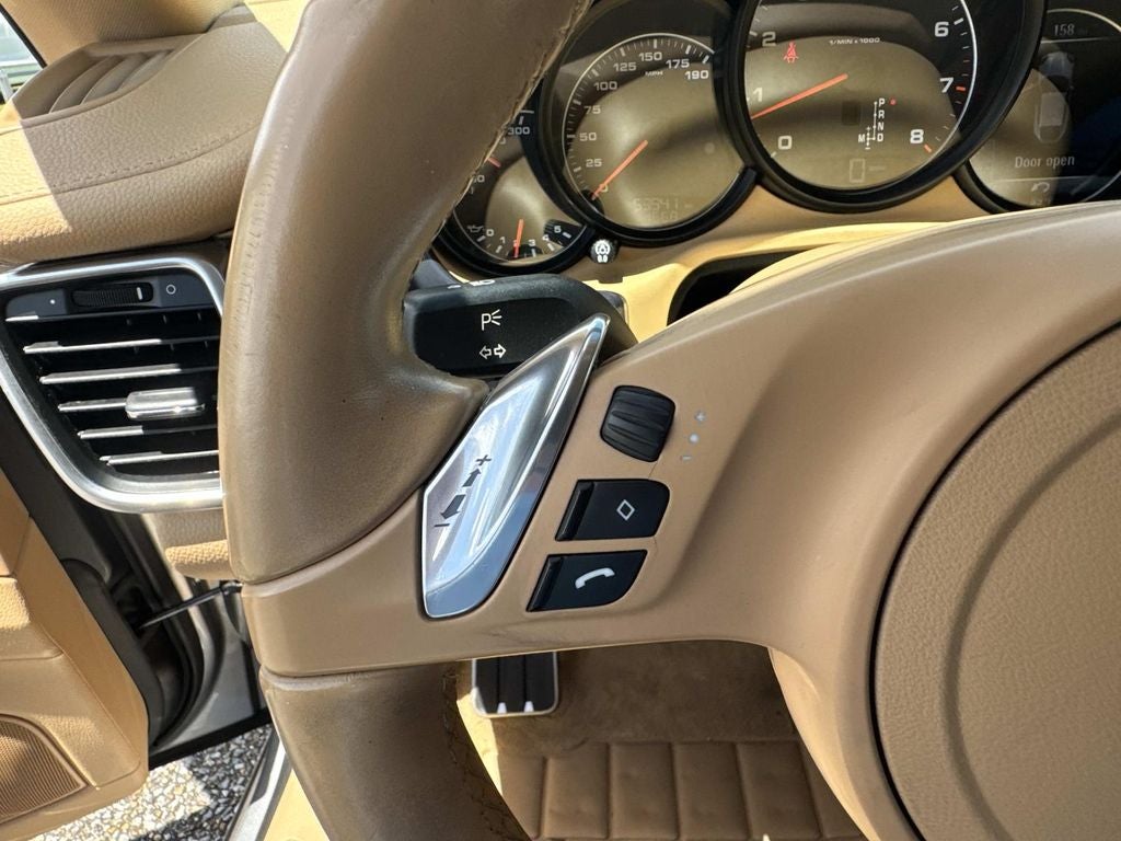 2016 Porsche Panamera 4 Edition