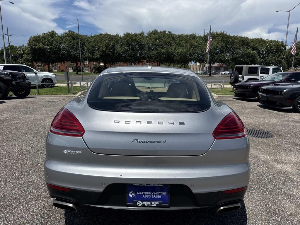 2016 Porsche Panamera 4 Edition