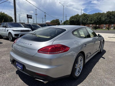 2016 Porsche Panamera 4 Edition