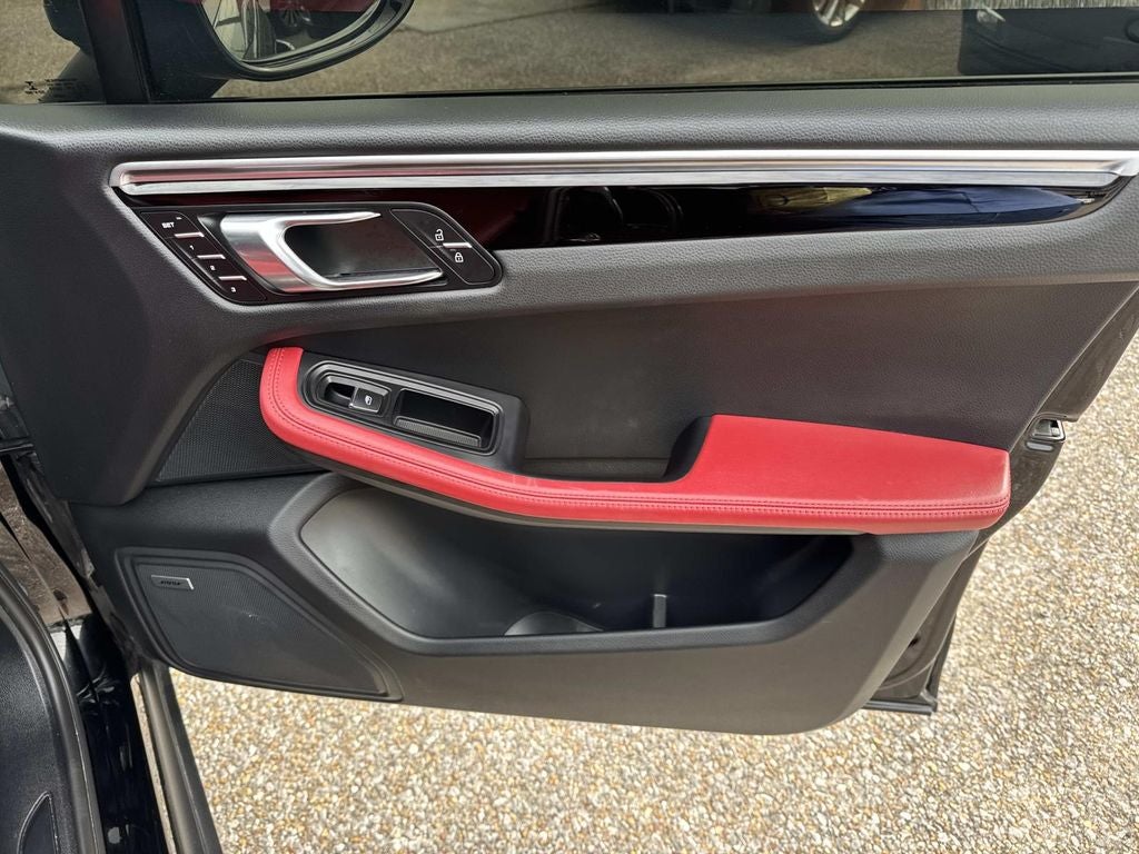 2020 Porsche Macan Base