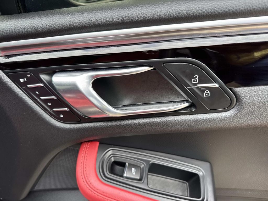 2020 Porsche Macan Base