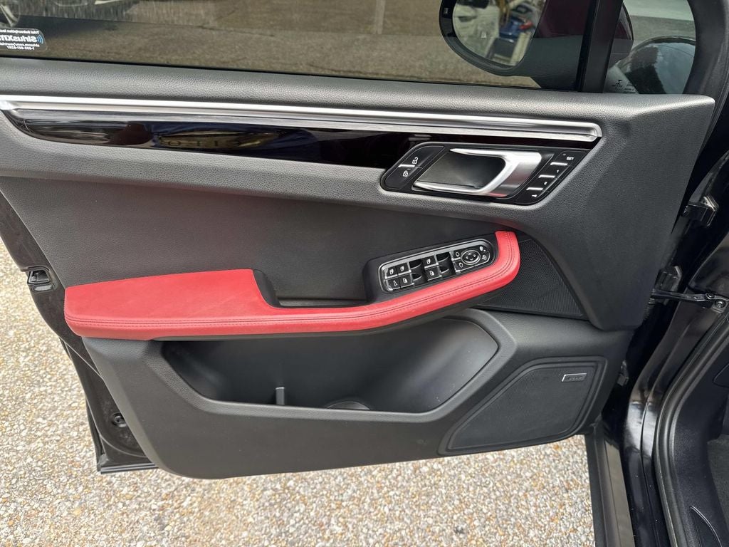 2020 Porsche Macan Base