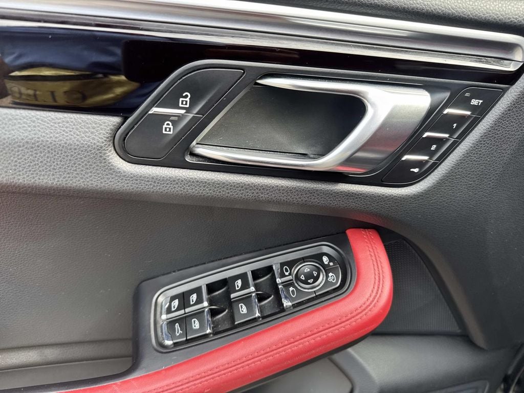 2020 Porsche Macan Base