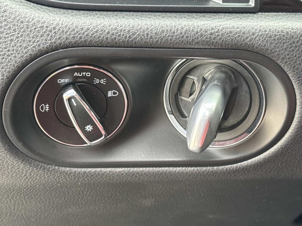 2020 Porsche Macan Base