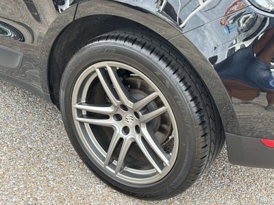 2020 Porsche Macan Base