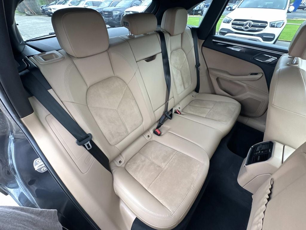 2020 Porsche Macan Base