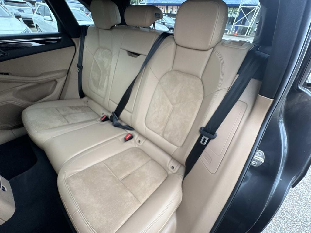 2020 Porsche Macan Base