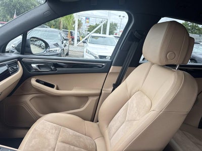 2020 Porsche Macan Base