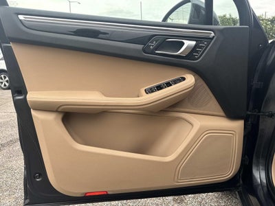 2020 Porsche Macan Base