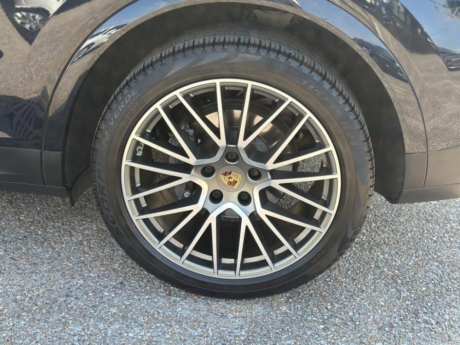 2022 Porsche Cayenne Platinum Edition