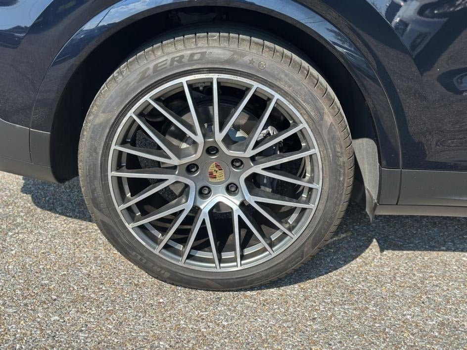 2022 Porsche Cayenne Platinum Edition