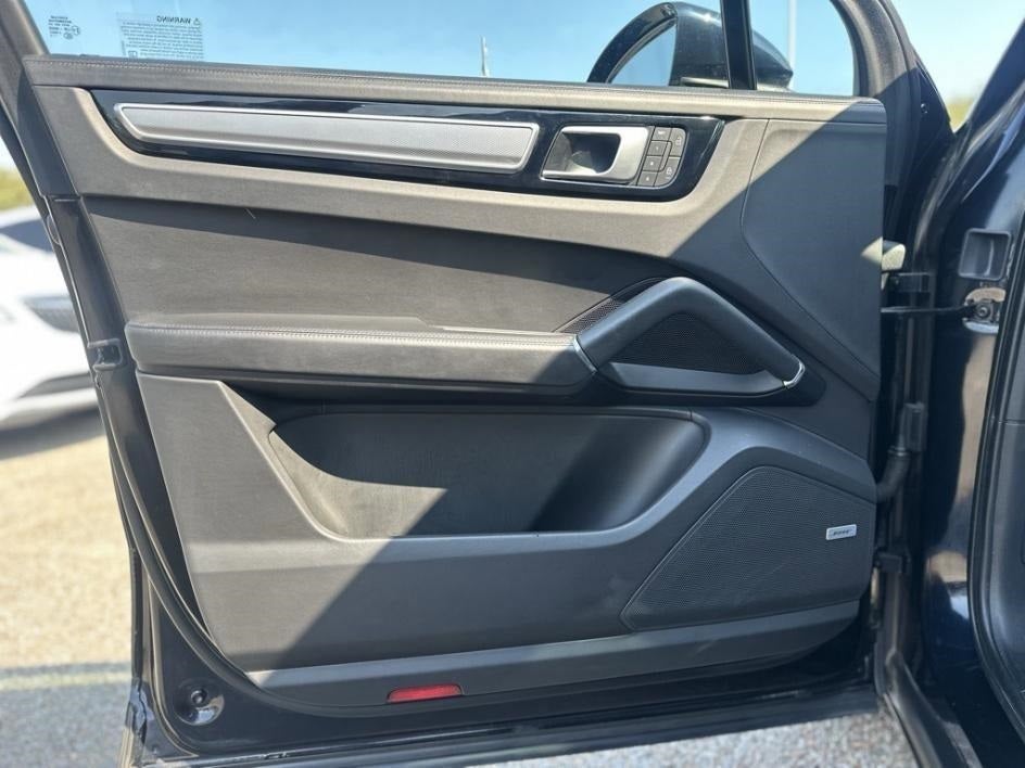 2022 Porsche Cayenne Platinum Edition