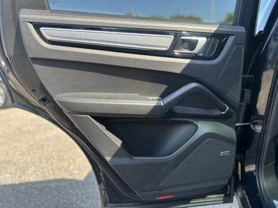 2022 Porsche Cayenne Platinum Edition