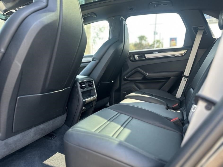 2022 Porsche Cayenne Platinum Edition