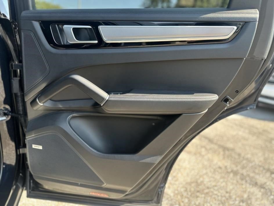 2022 Porsche Cayenne Platinum Edition