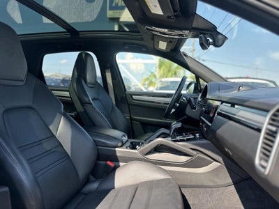 2022 Porsche Cayenne Platinum Edition