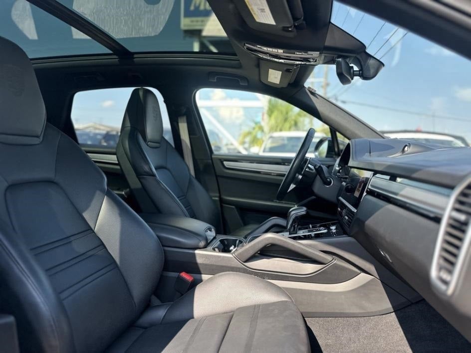 2022 Porsche Cayenne Platinum Edition