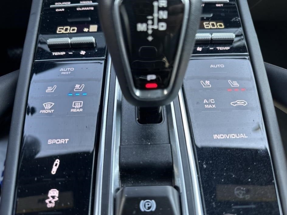 2022 Porsche Cayenne Platinum Edition