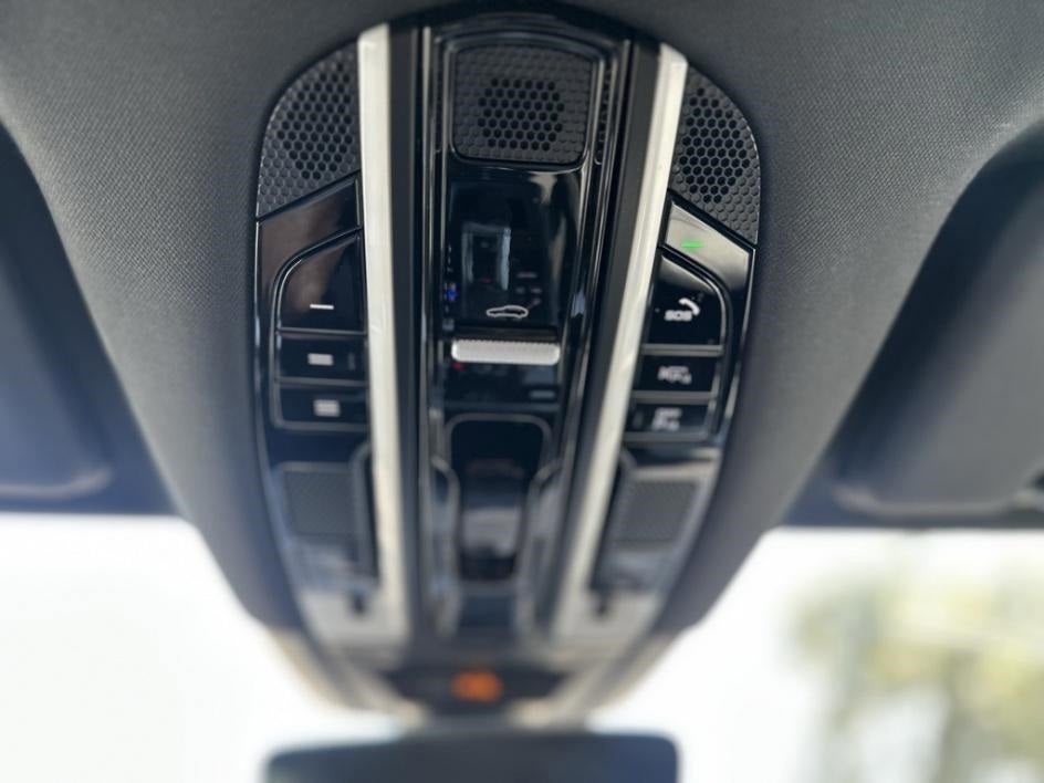 2022 Porsche Cayenne Platinum Edition