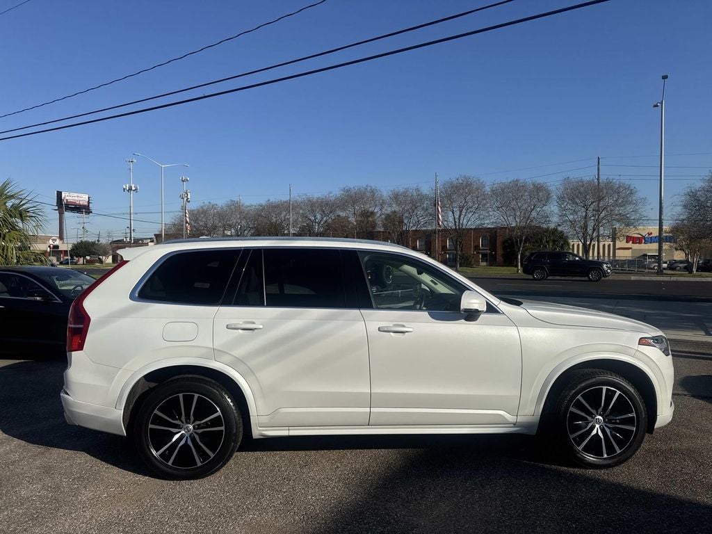 2021 Volvo XC90 T5 Momentum
