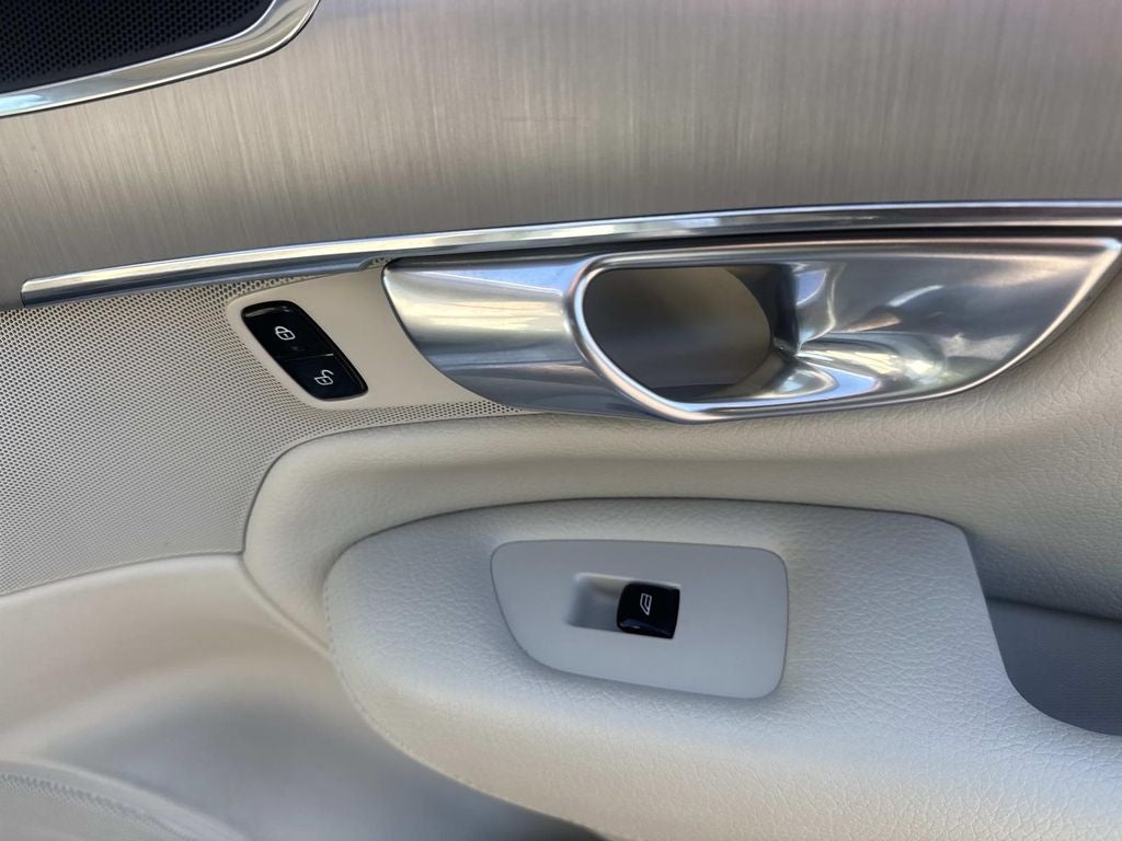 2021 Volvo XC90 T5 Momentum