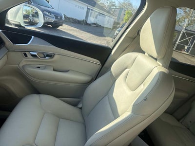 2021 Volvo XC90 T5 Momentum