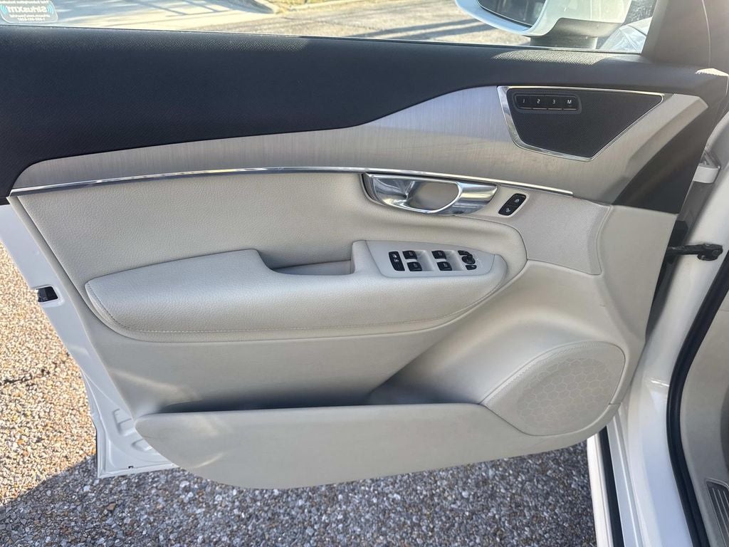 2021 Volvo XC90 T5 Momentum