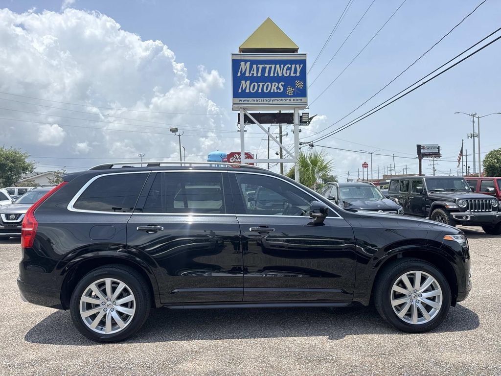 2017 Volvo XC90 T6 Momentum