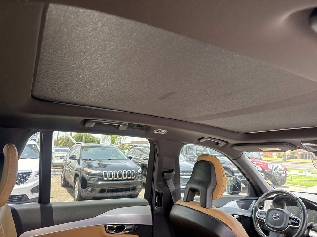 2017 Volvo XC90 T6 Momentum